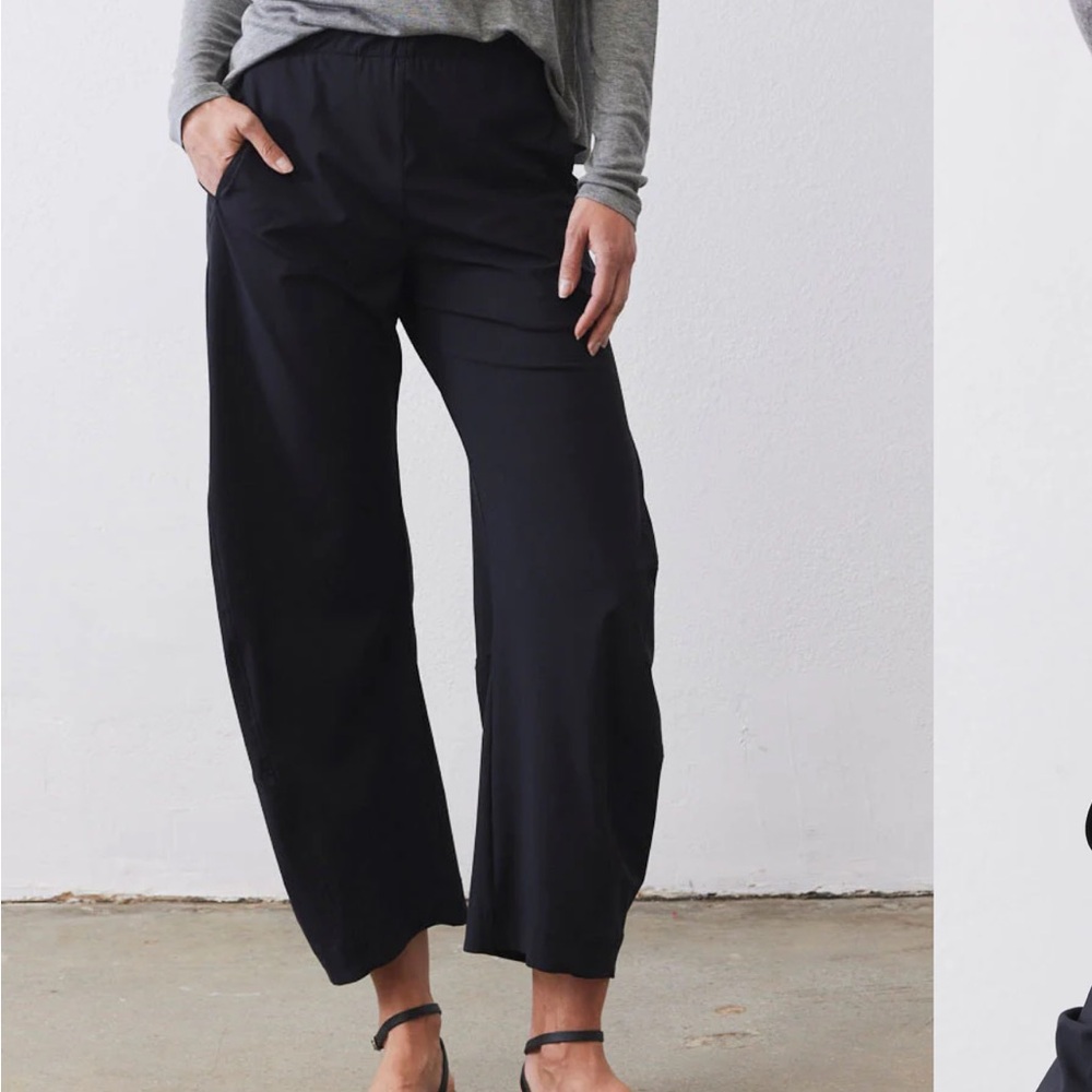Luxury Women's Black Barrel Leg Pants